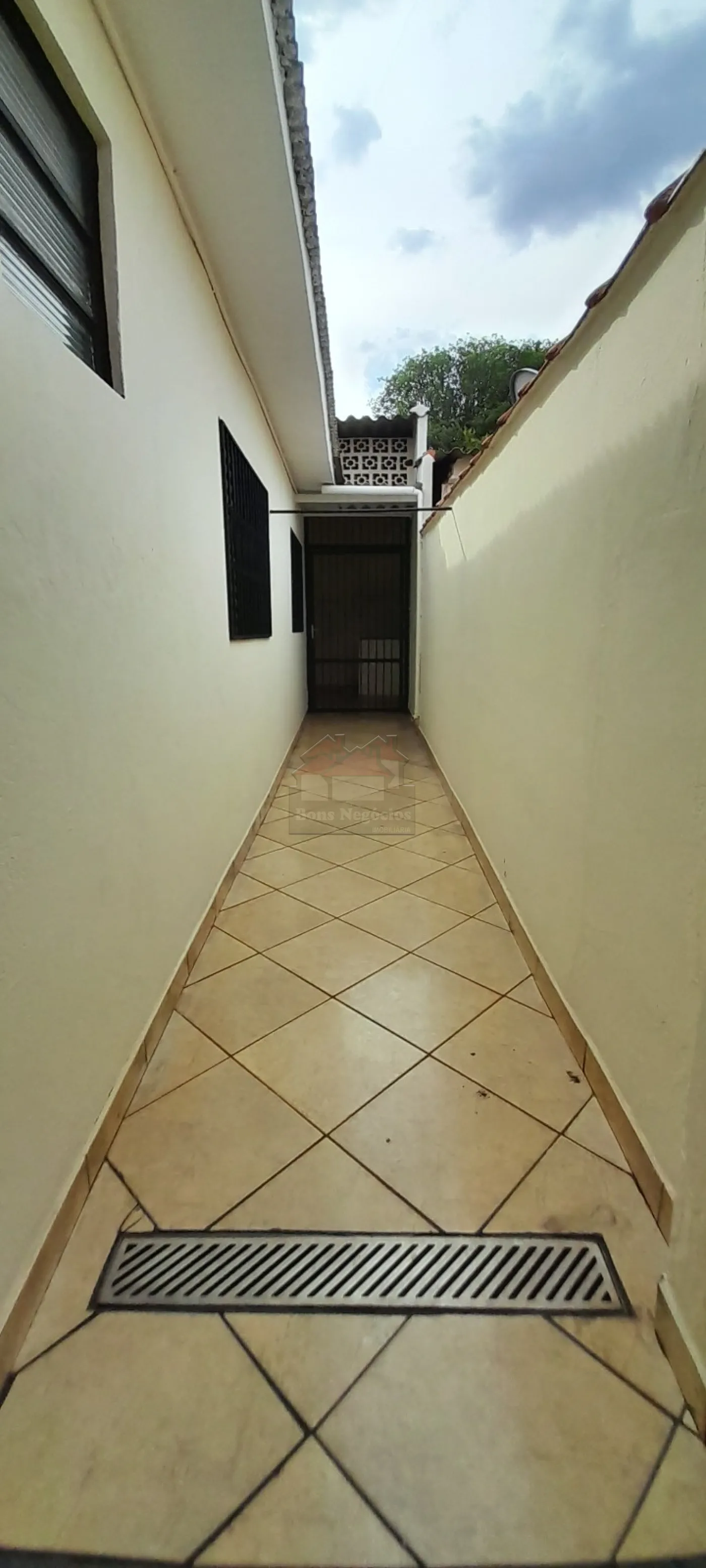 Alugar Casa / Padrão em Ribeirão Preto R$ 1.200,00 - Foto 15