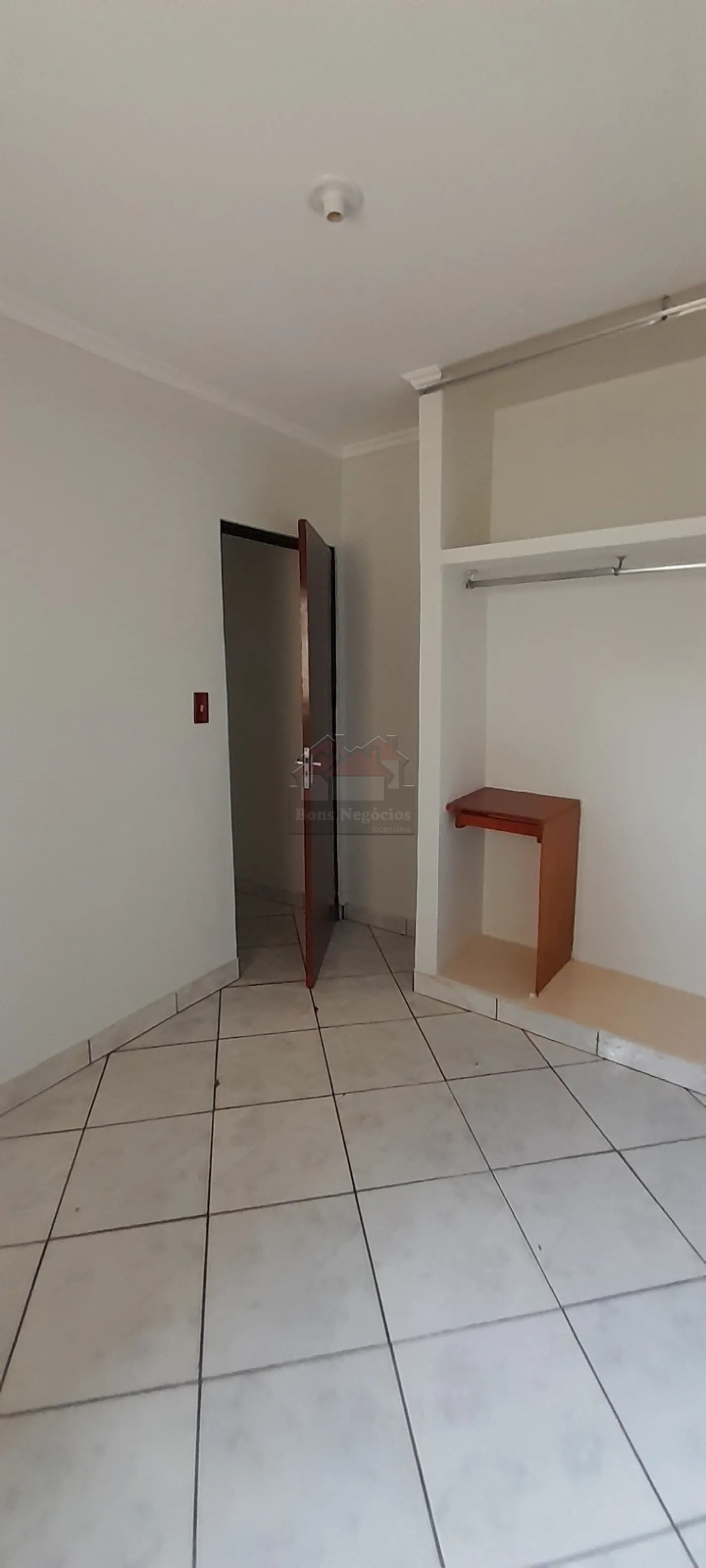 Alugar Casa / Padrão em Ribeirão Preto R$ 1.200,00 - Foto 9