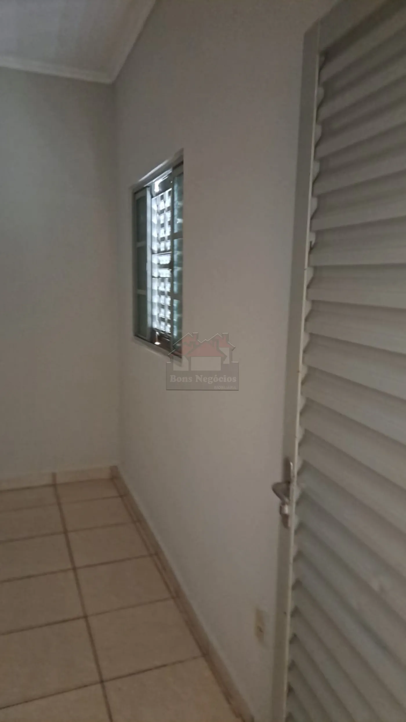 Alugar Casa / Padrão em Ribeirão Preto R$ 1.200,00 - Foto 9