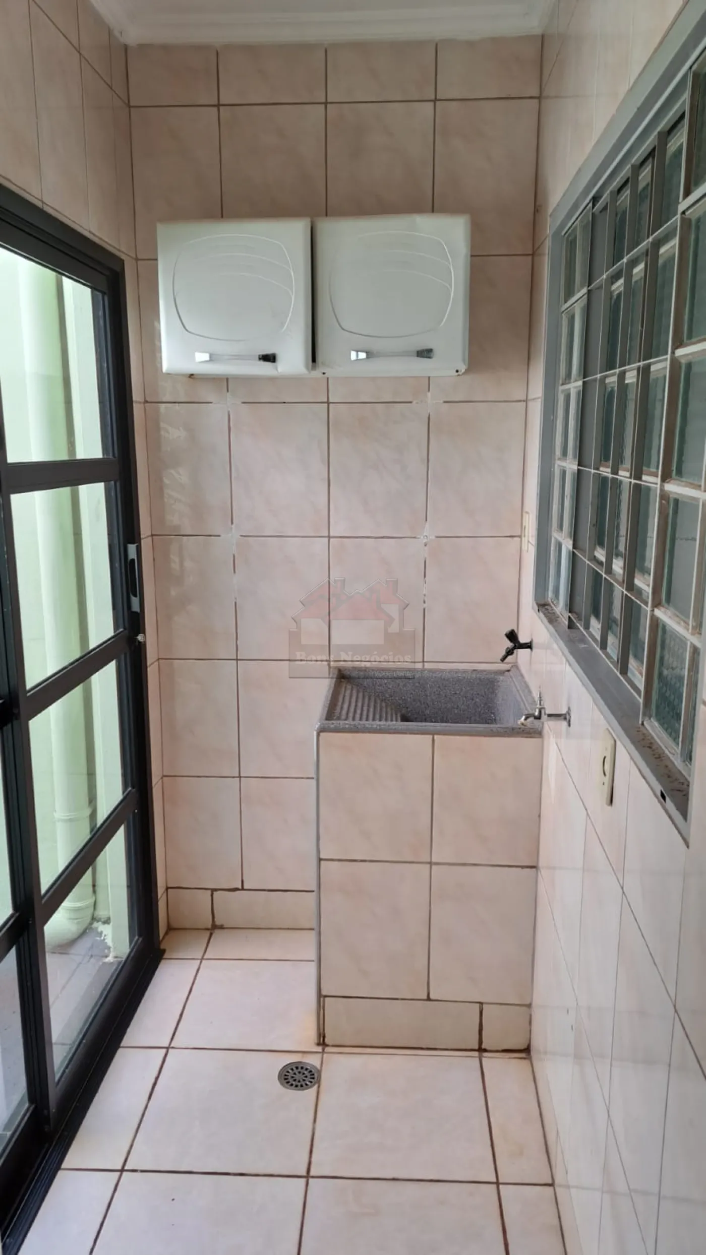 Alugar Casa / Padrão em Ribeirão Preto R$ 1.200,00 - Foto 14