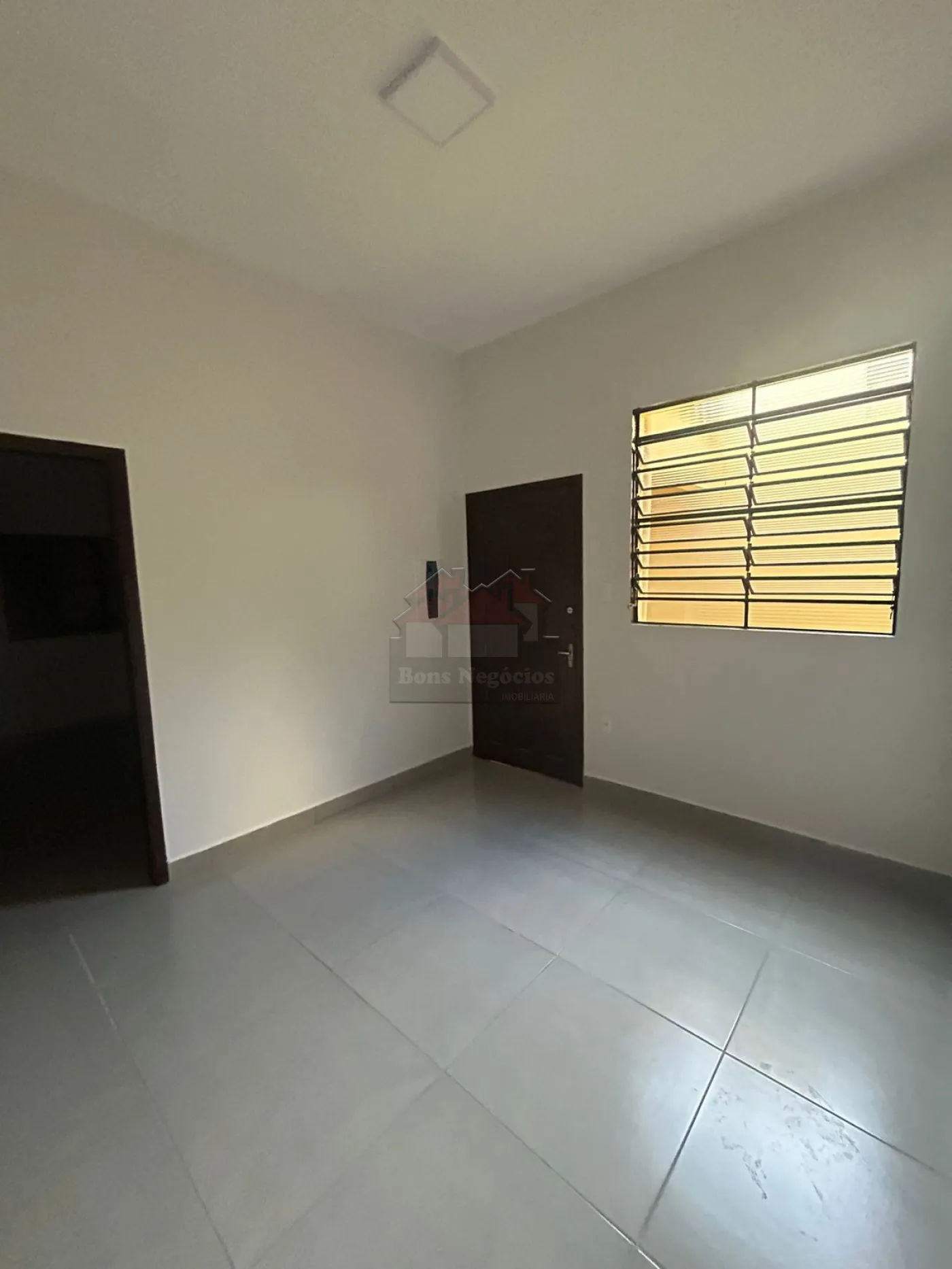 Alugar Casa / Residencial e Comercial em Ribeirão Preto R$ 1.250,00 - Foto 3