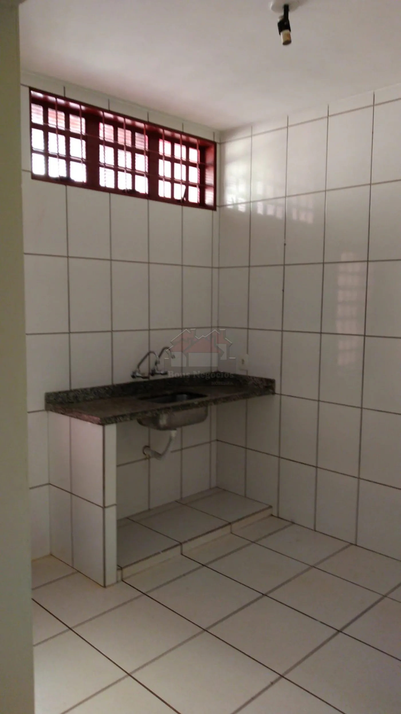 Alugar Casa / Padrão em Ribeirão Preto R$ 800,00 - Foto 7
