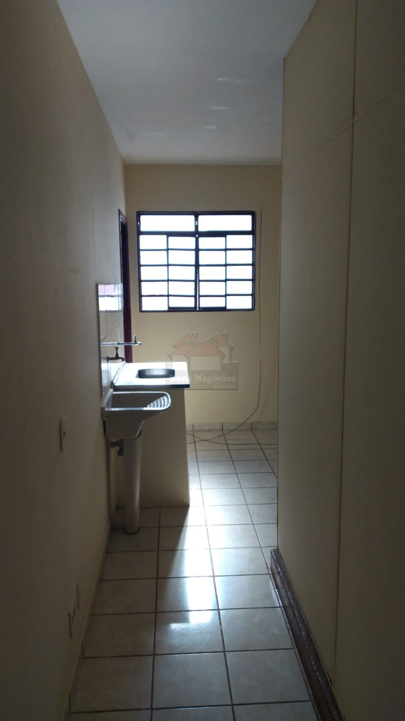 Alugar Apartamento / Kitchnet em Ribeirão Preto R$ 450,00 - Foto 4