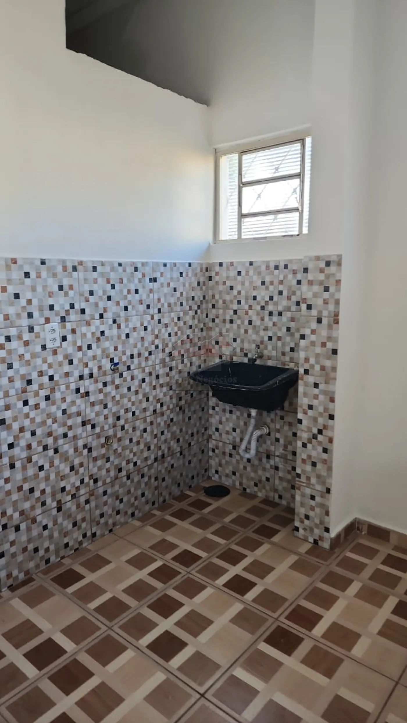 Alugar Casa / Padrão em Ribeirão Preto R$ 900,00 - Foto 5