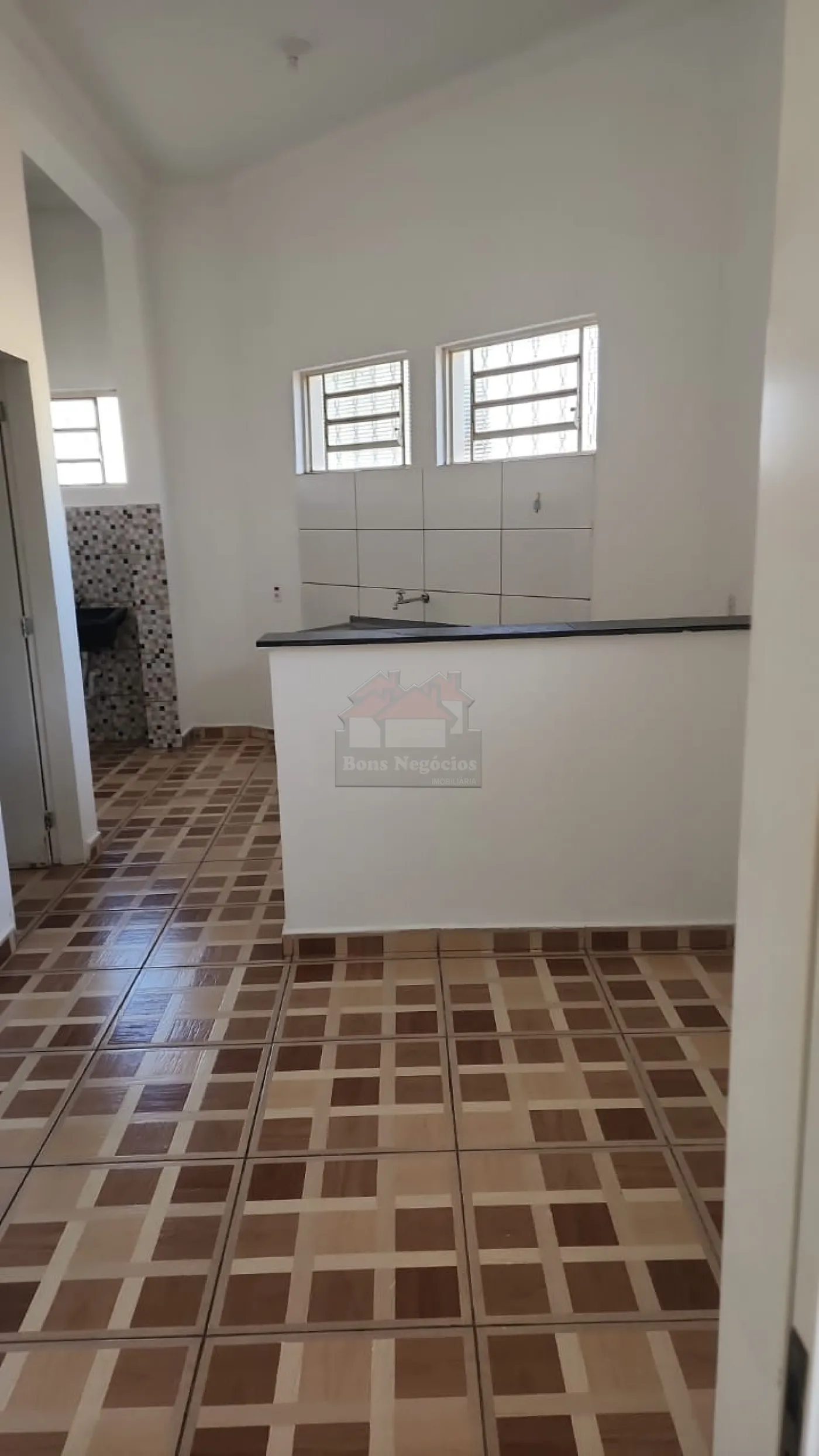 Alugar Casa / Padrão em Ribeirão Preto R$ 900,00 - Foto 4
