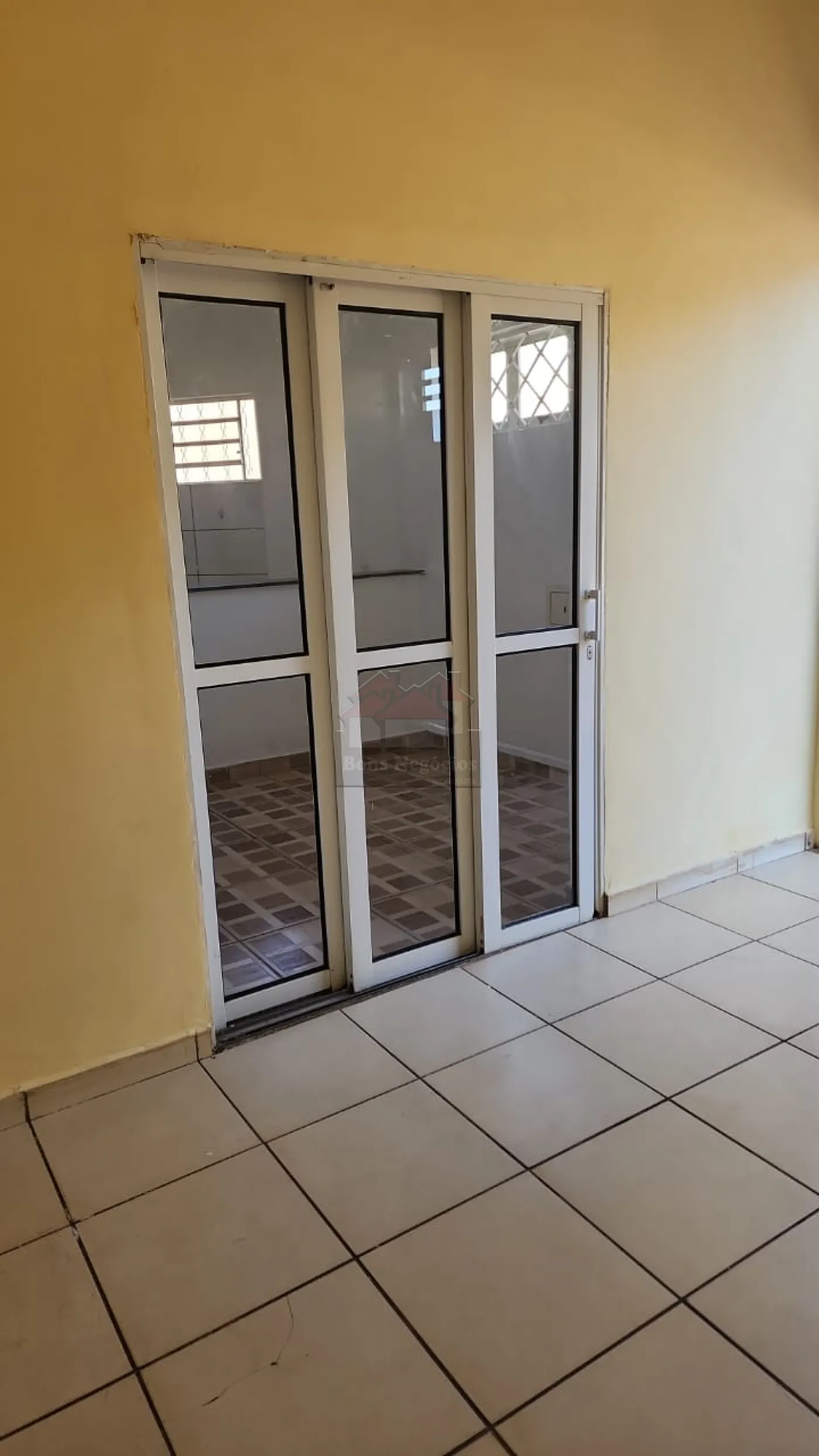 Alugar Casa / Padrão em Ribeirão Preto R$ 900,00 - Foto 3