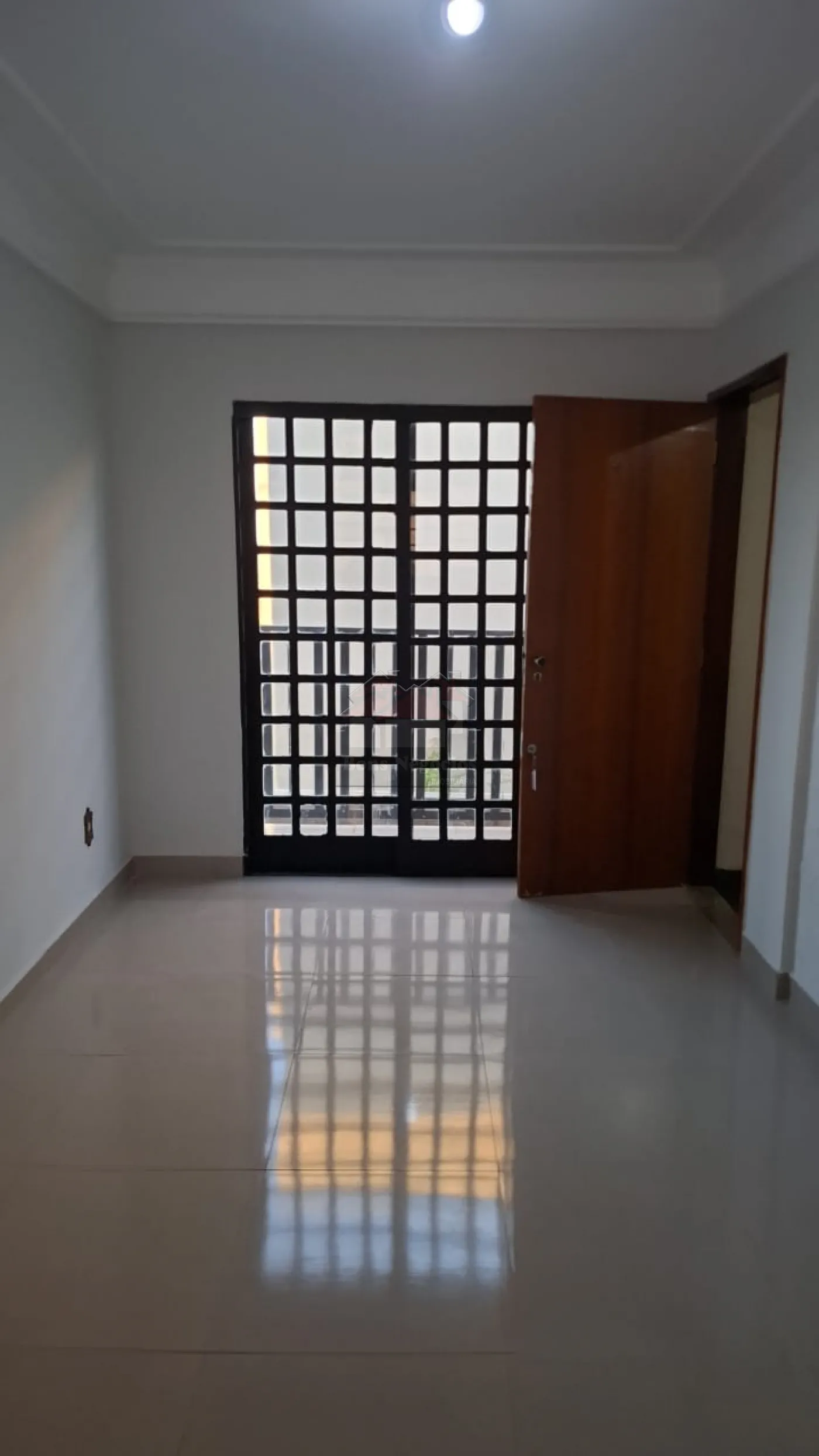 Alugar Apartamento / Padrão sem Condomínio em Ribeirão Preto R$ 1.000,00 - Foto 3