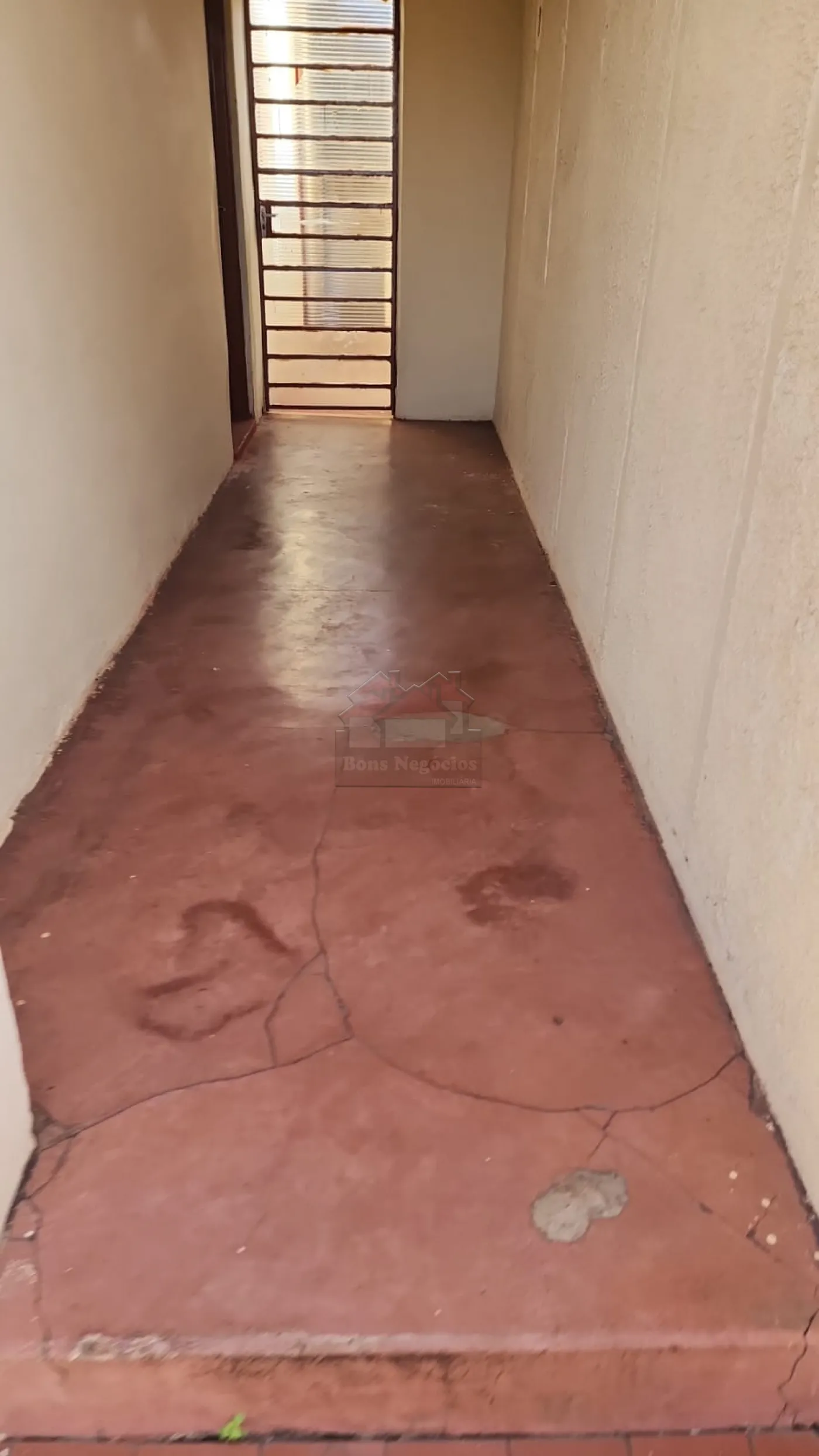 Alugar Casa / Padrão em Ribeirão Preto R$ 800,00 - Foto 4