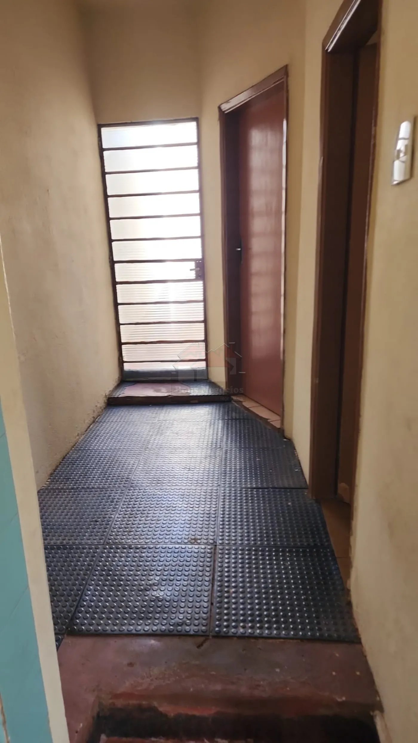 Alugar Casa / Padrão em Ribeirão Preto R$ 800,00 - Foto 6