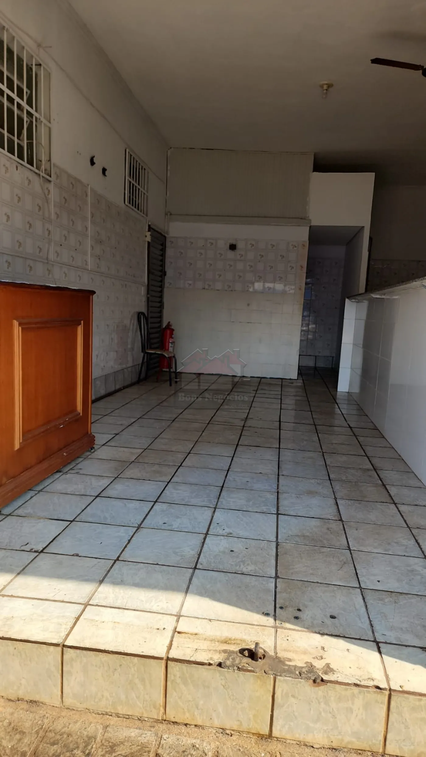 Alugar Comercial / Salão em Ribeirão Preto R$ 1.100,00 - Foto 2