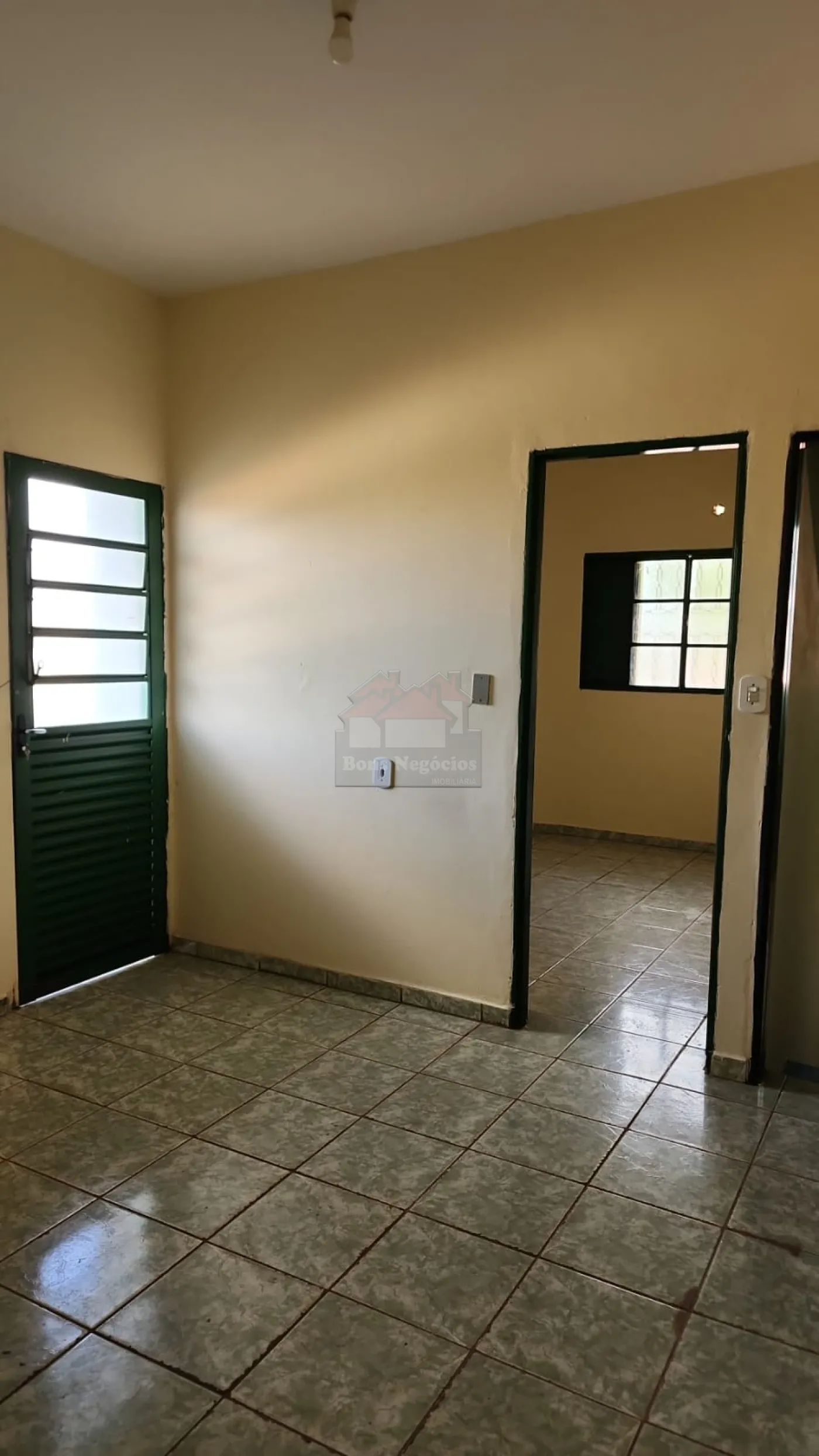 Alugar Casa / Padrão em Ribeirão Preto R$ 1.000,00 - Foto 6