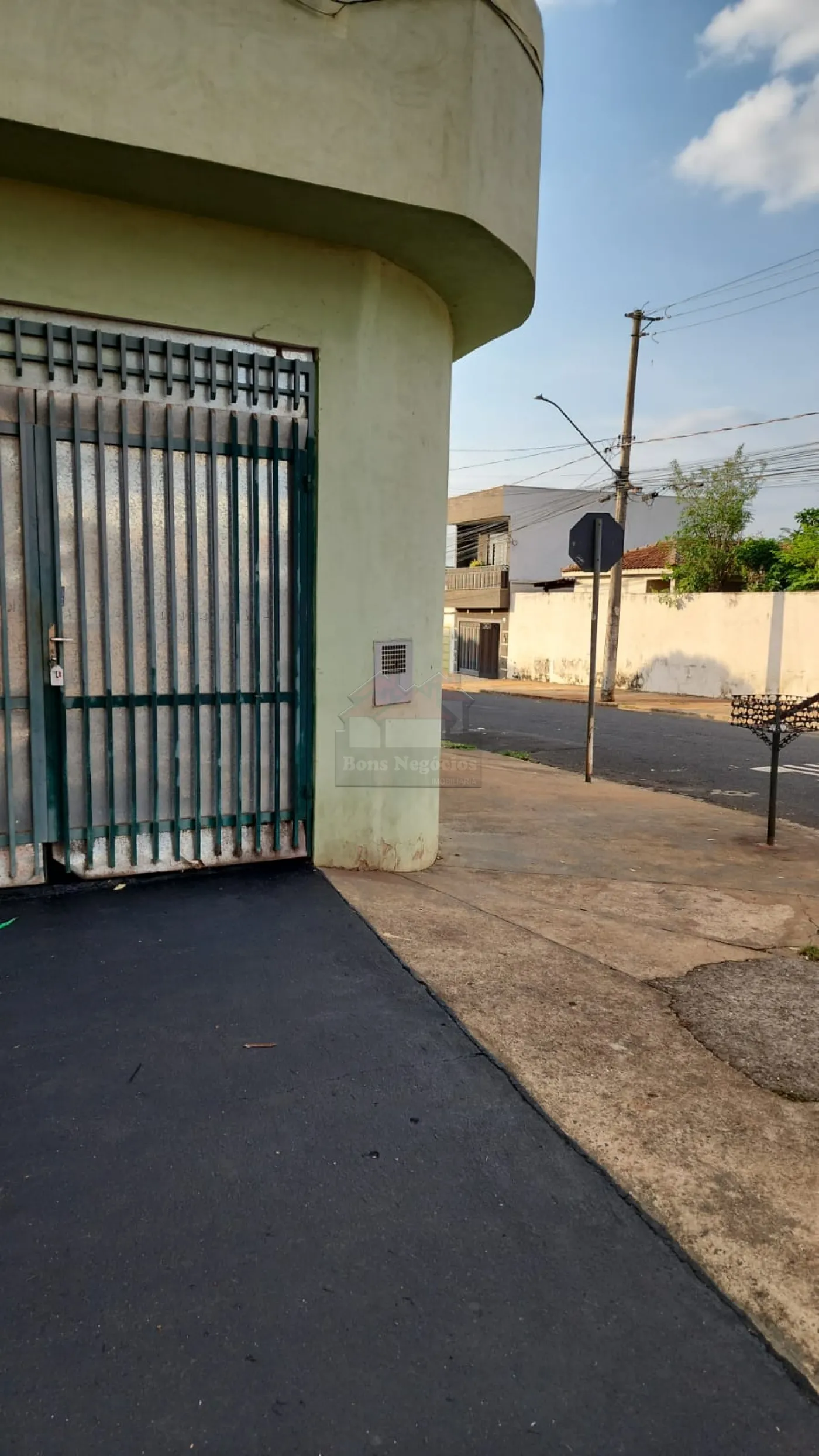 Alugar Casa / Padrão em Ribeirão Preto R$ 1.000,00 - Foto 2