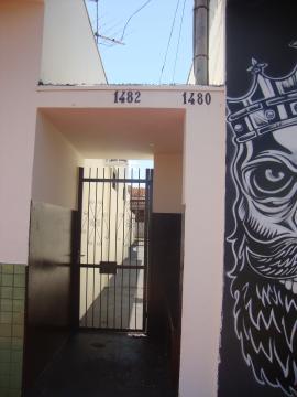 Casa / Padrão em Ribeirão Preto Alugar por R$750,00