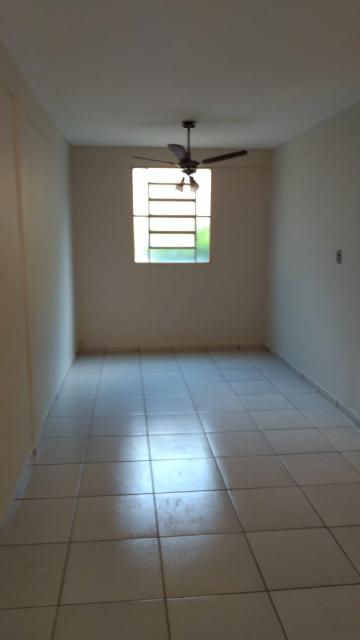 Alugar Apartamento / Padrão sem Condomínio em Ribeirão Preto. apenas R$ 750,00