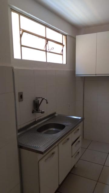Alugar Apartamento / Padrão sem Condomínio em Ribeirão Preto R$ 750,00 - Foto 8