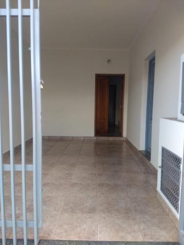 Alugar Casa / Padrão em Ribeirão Preto R$ 2.000,00 - Foto 2