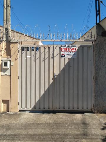 Alugar Casa / Padrão em Ribeirão Preto. apenas R$ 1.100,00