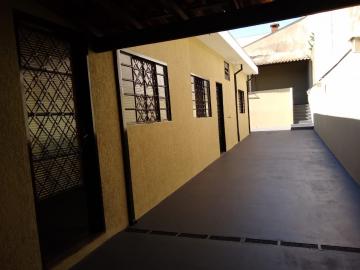 Alugar Casa / Padrão em Ribeirão Preto R$ 1.000,00 - Foto 2