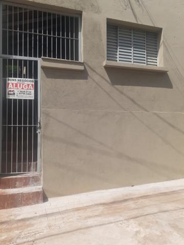 Alugar Casa / Padrão em Ribeirão Preto. apenas R$ 650,00