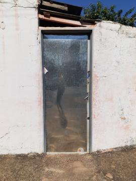 Casa / Padrão em Ribeirão Preto Alugar por R$550,00