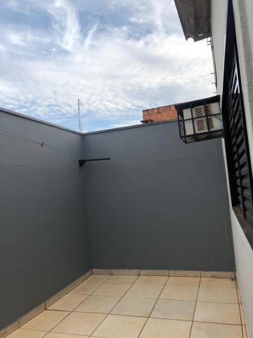 Alugar Casa / Padrão em Ribeirão Preto R$ 1.300,00 - Foto 5