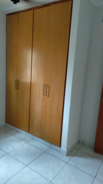 Alugar Apartamento / Padrão em Ribeirão Preto R$ 600,00 - Foto 11