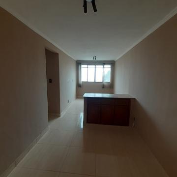 Apartamento / Padrão em Ribeirão Preto Alugar por R$700,00