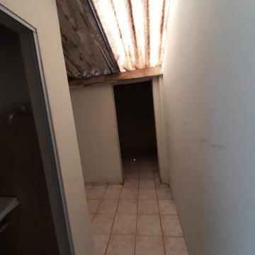 Alugar Casa / Padrão em Ribeirão Preto R$ 650,00 - Foto 6