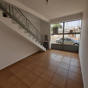 Alugar Casa / Padrão em Ribeirão Preto. apenas R$ 900,00