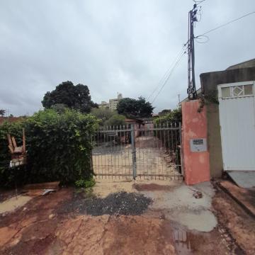 Alugar Casa / Padrão em Ribeirão Preto R$ 1.100,00 - Foto 1