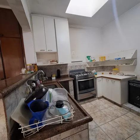 Alugar Casa / Padrão em Ribeirão Preto. apenas R$ 450.000,00