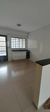 Alugar Casa / Padrão em Ribeirão Preto R$ 1.200,00 - Foto 4