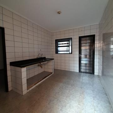 Alugar Casa / Padrão em Ribeirão Preto R$ 1.000,00 - Foto 3