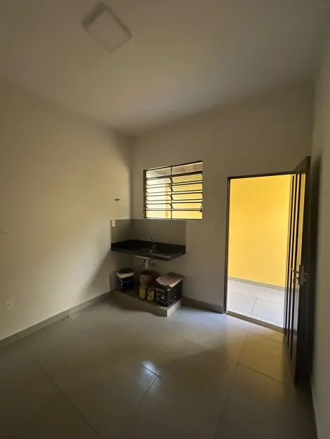 Alugar Casa / Residencial e Comercial em Ribeirão Preto R$ 1.250,00 - Foto 2
