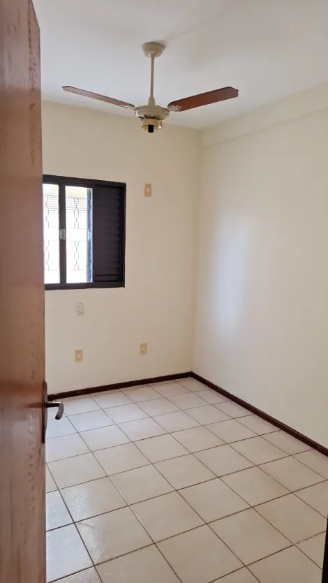 Alugar Apartamento / Padrão sem Condomínio em Ribeirão Preto R$ 800,00 - Foto 8