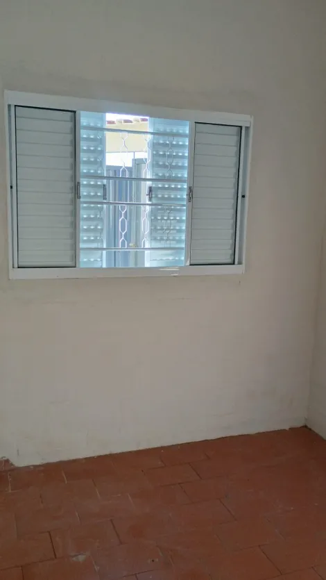 Alugar Casa / Padrão em Ribeirão Preto R$ 700,00 - Foto 6